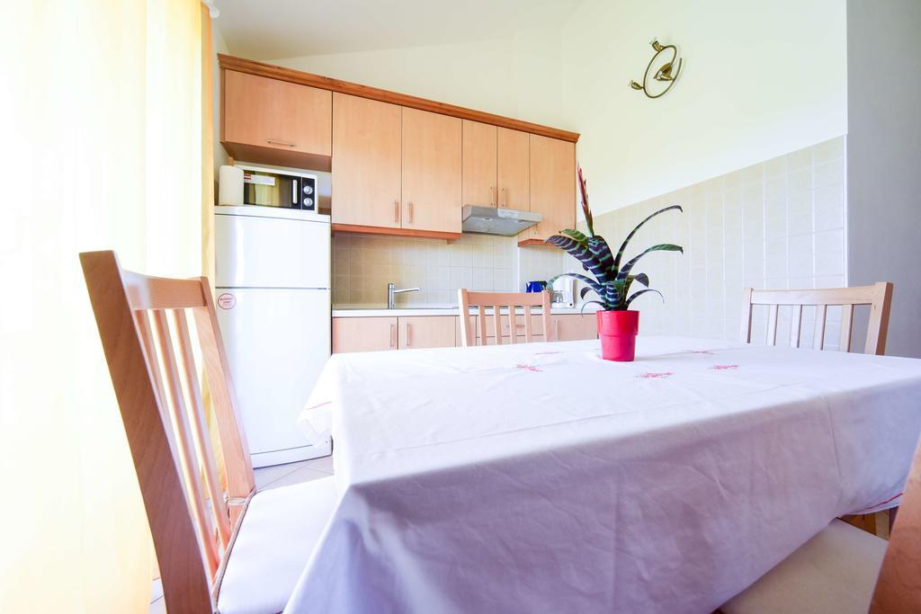 Apartments Mrva Ugljan Dış mekan fotoğraf