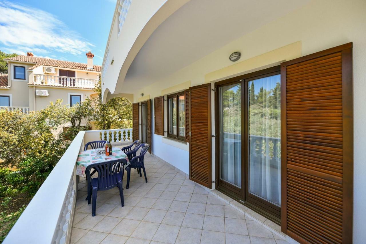 Apartments Mrva Ugljan Dış mekan fotoğraf