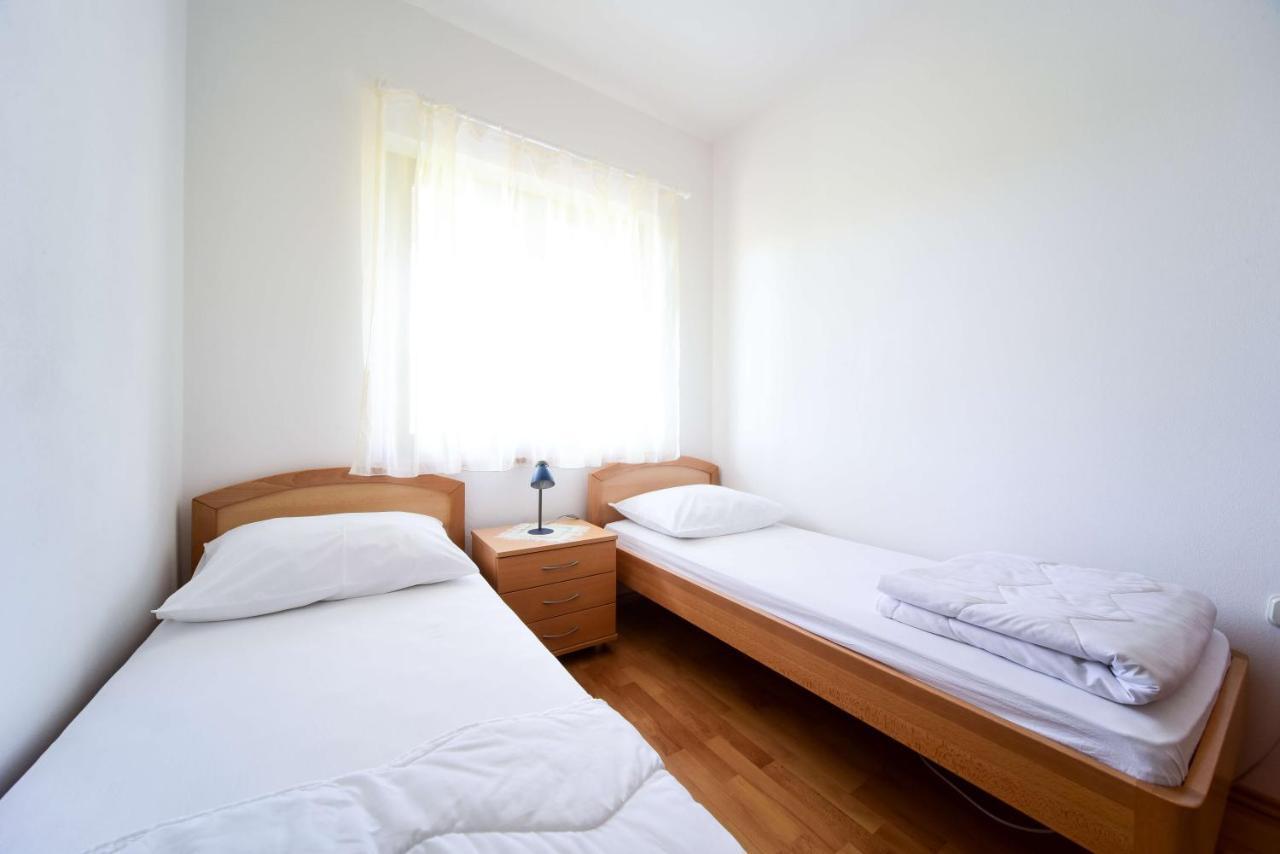 Apartments Mrva Ugljan Dış mekan fotoğraf
